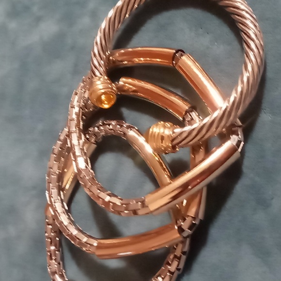 Lot of 4 bracelets 1 Cable cuff, Amber end & 3 expandable silver links. like new - Picture 6 of 10